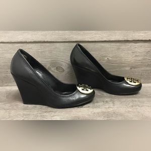 Tory Burch Women's 7M Black Leather Wedge Heel Pumps